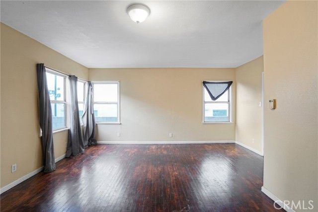 10807 Compton Avenue, Los Angeles, CA 90059