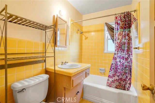 10807 Compton Avenue, Los Angeles, CA 90059