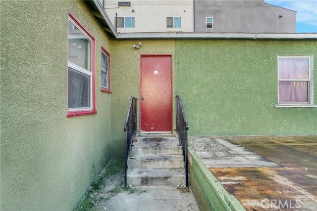 10807 Compton Avenue, Los Angeles, CA 90059