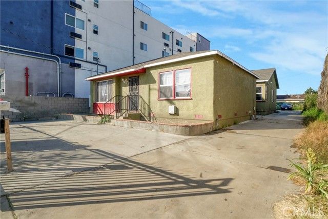 10807 Compton Avenue, Los Angeles, CA 90059