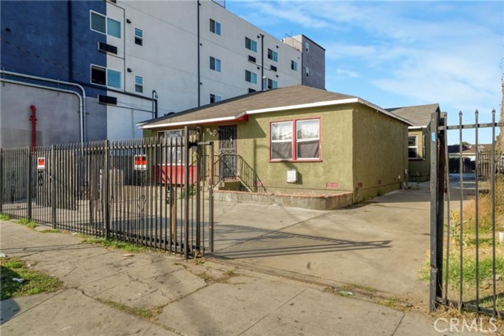 10807 Compton Avenue, Los Angeles, CA 90059
