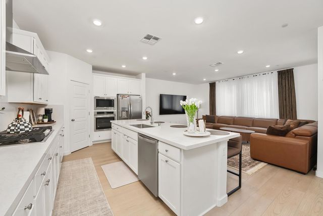 1100 Rio Del Oro Way, Olivehurst, CA 95961