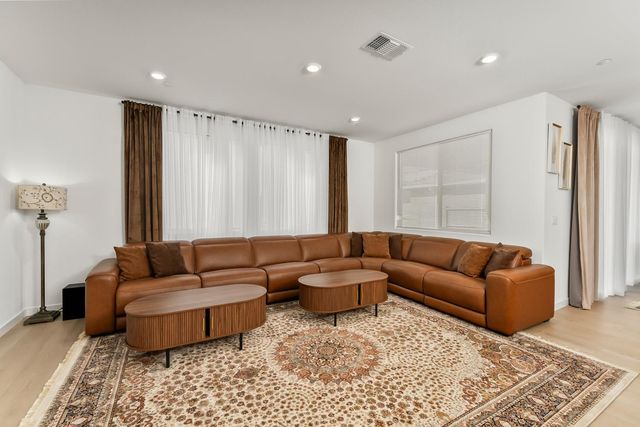 1100 Rio Del Oro Way, Olivehurst, CA 95961