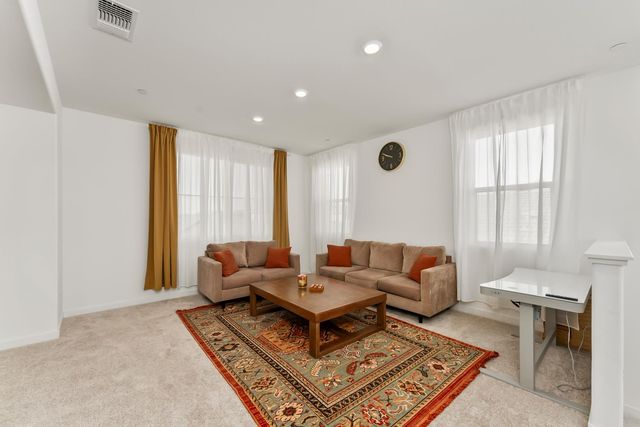 1100 Rio Del Oro Way, Olivehurst, CA 95961