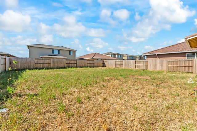1100 Rio Del Oro Way, Olivehurst, CA 95961