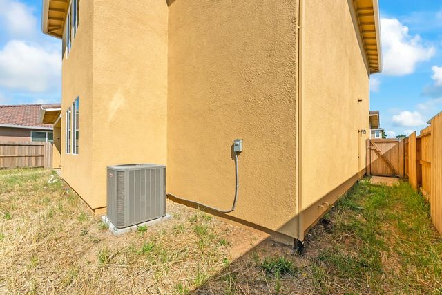 1100 Rio Del Oro Way, Olivehurst, CA 95961
