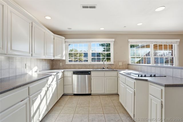 3127 S Lewis Avenue, Tulsa, OK 74105