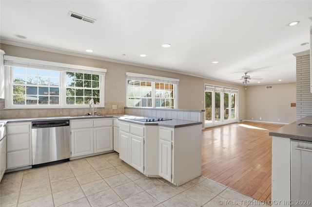 3127 S Lewis Avenue, Tulsa, OK 74105