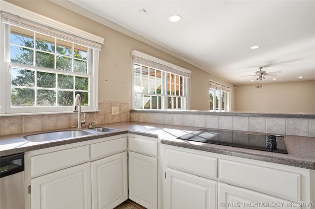 3127 S Lewis Avenue, Tulsa, OK 74105