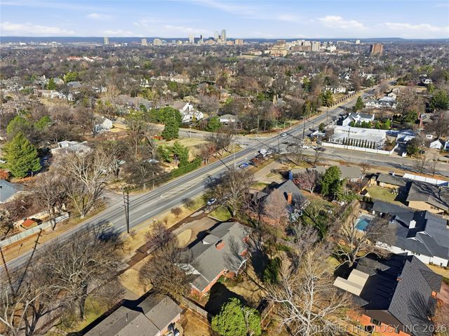 3127 S Lewis Avenue, Tulsa, OK 74105