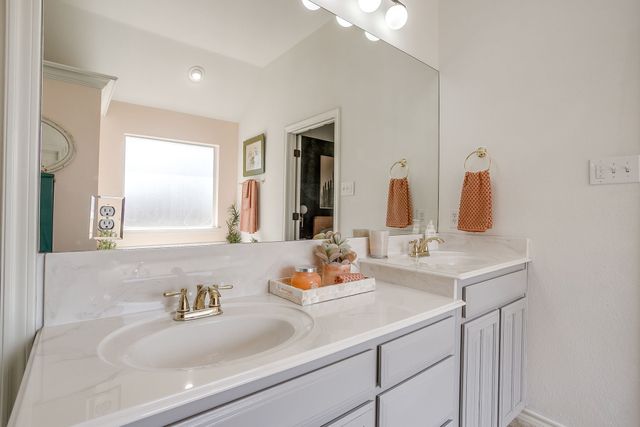 5529 Sierra Ridge Drive, Fort Worth, TX 76123