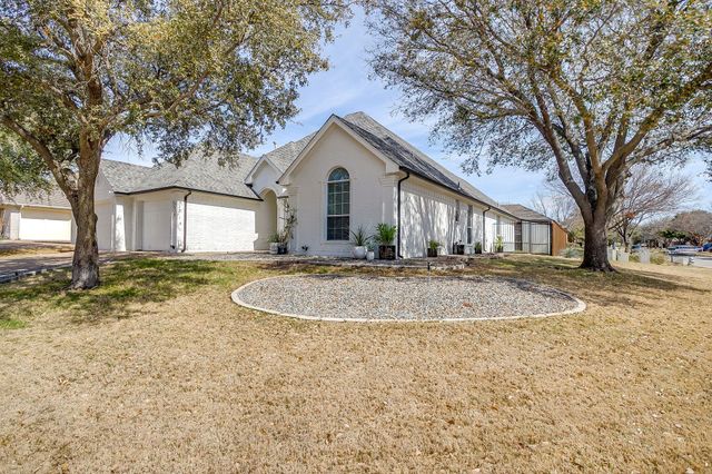 5529 Sierra Ridge Drive, Fort Worth, TX 76123