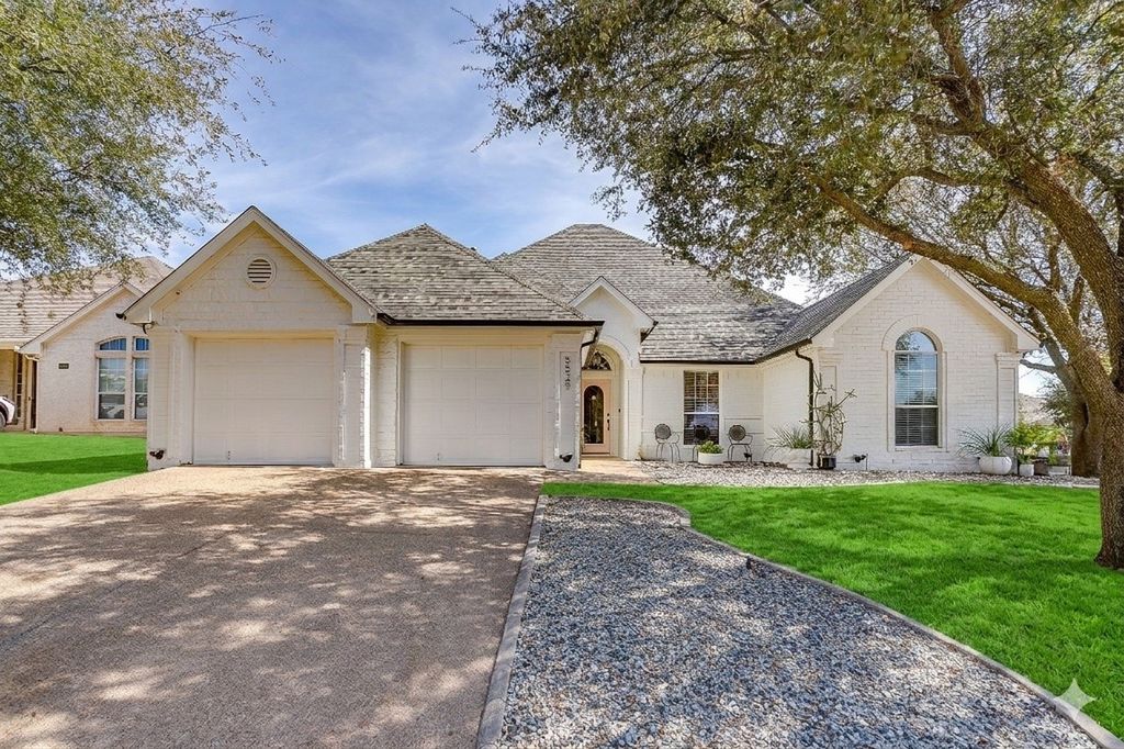 5529 Sierra Ridge Drive, Fort Worth, TX 76123