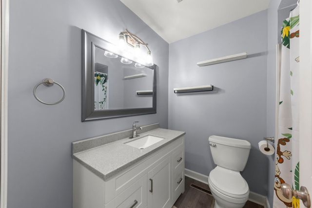 15200 Oxford Drive, Oak Forest, IL 60452