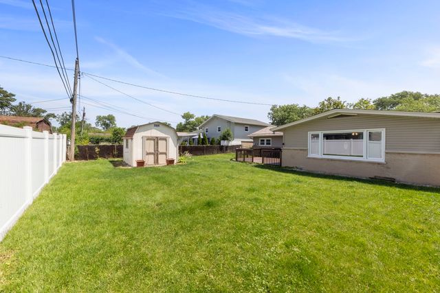 15200 Oxford Drive, Oak Forest, IL 60452