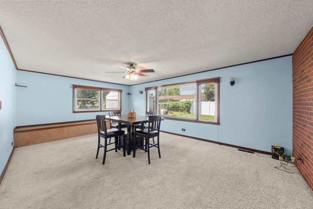 15200 Oxford Drive, Oak Forest, IL 60452