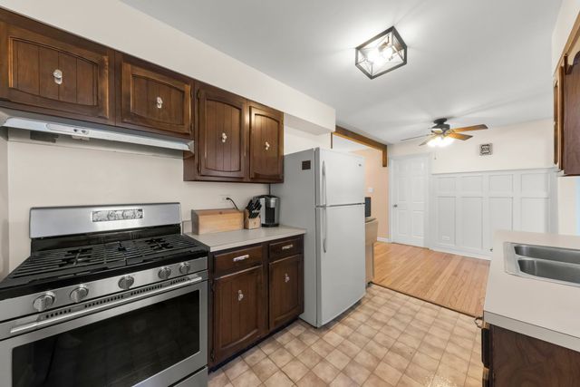 15200 Oxford Drive, Oak Forest, IL 60452