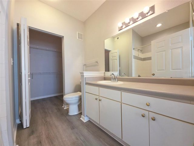 9018 LAKE CHASE ISLAND WAY 9018, Tampa, FL 33626