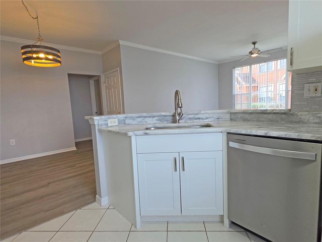 9018 LAKE CHASE ISLAND WAY 9018, Tampa, FL 33626