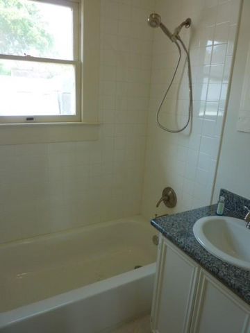 4105 Mckinney Street B, Houston, TX 77023