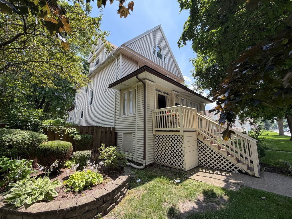 209 S 19th Avenue, Maywood, IL 60153 — exterior