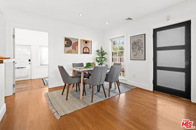 8712 Sherwood Drive, West Hollywood, CA 90069