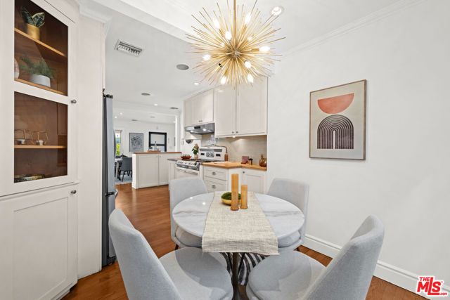 8712 Sherwood Drive, West Hollywood, CA 90069