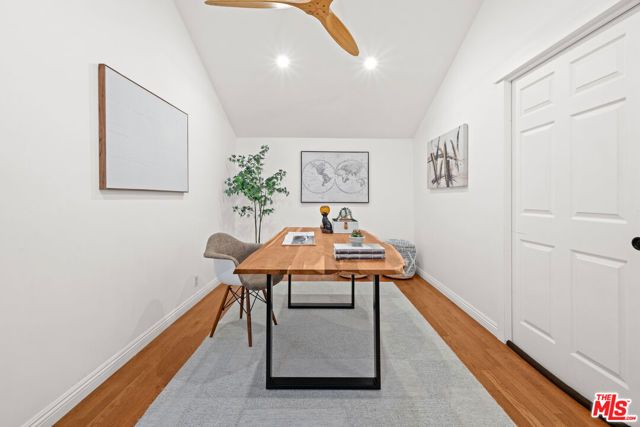 8712 Sherwood Drive, West Hollywood, CA 90069