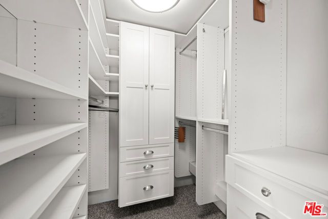 8712 Sherwood Drive, West Hollywood, CA 90069