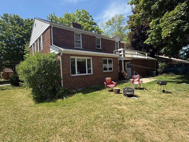 166 N CLINTON AVENUE, Clintonville, WI 54929