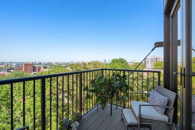 1 Nevins Hill Way 503, Boston, MA 02135