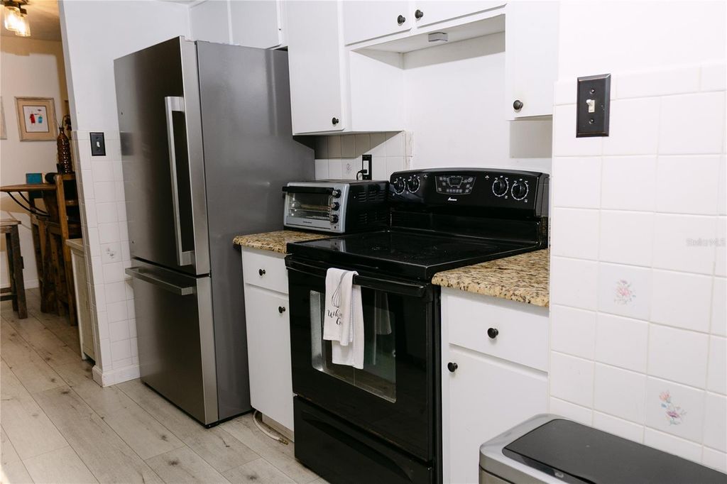 Image 14 of property listing at 18305 OAKDALE ROAD, Odessa, FL 33556