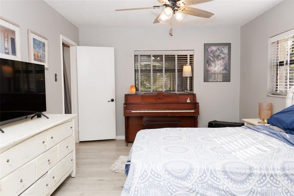 Image 20 of property listing at 18305 OAKDALE ROAD, Odessa, FL 33556