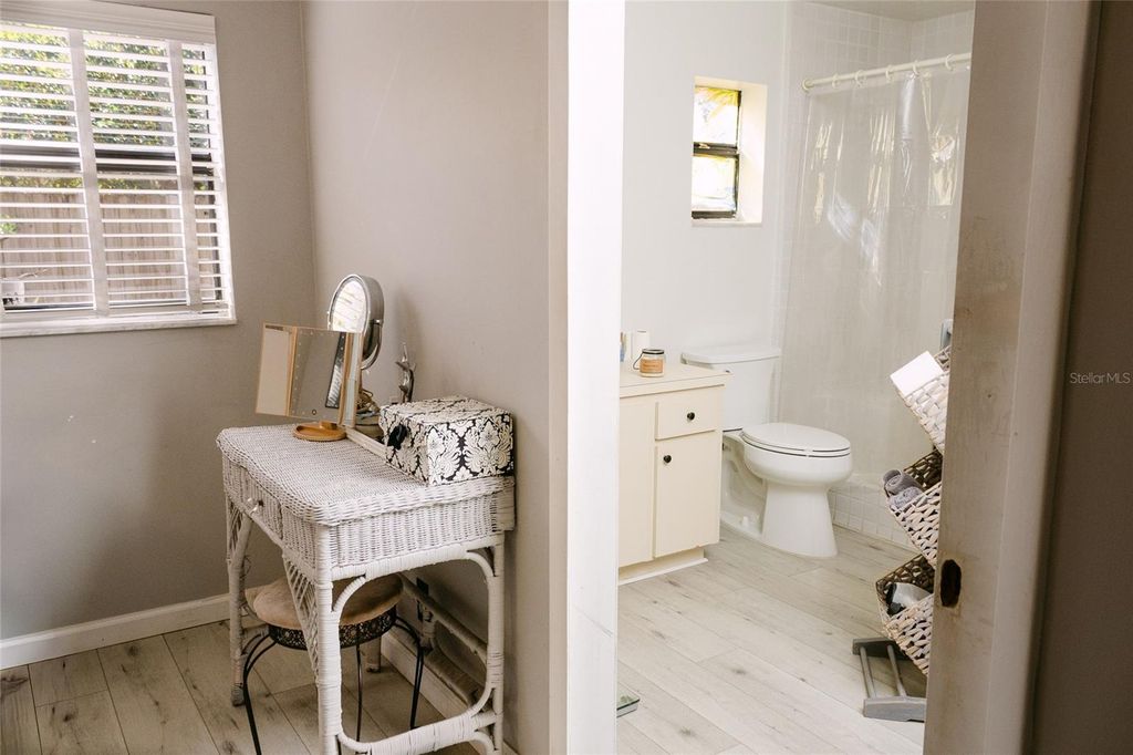 Image 21 of property listing at 18305 OAKDALE ROAD, Odessa, FL 33556