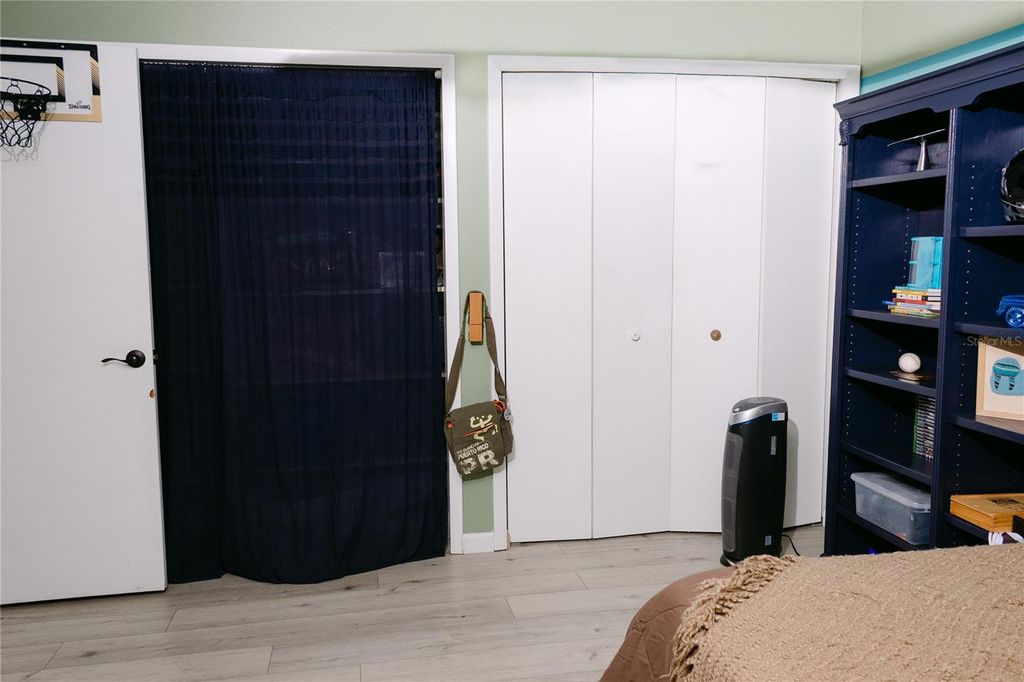 Image 27 of property listing at 18305 OAKDALE ROAD, Odessa, FL 33556