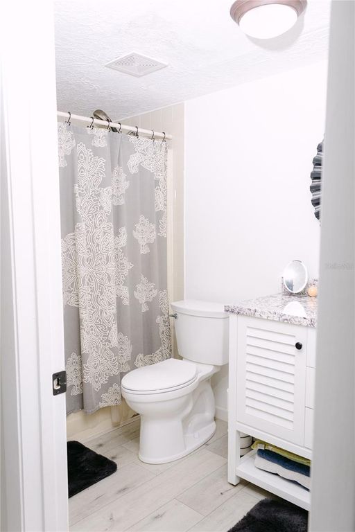 Image 29 of property listing at 18305 OAKDALE ROAD, Odessa, FL 33556