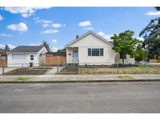 8335 Ne KLICKITAT St, Portland, OR 97220