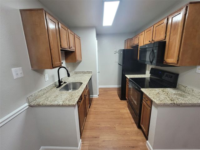 7250 W Greens Road 1414, Houston, TX 77064