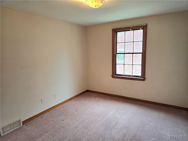 246 E Treehaven Road, Cheektowaga, NY 14215