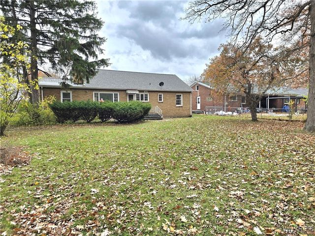 246 E Treehaven Road, Cheektowaga, NY 14215