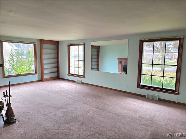 246 E Treehaven Road, Cheektowaga, NY 14215