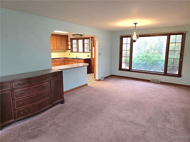 246 E Treehaven Road, Cheektowaga, NY 14215