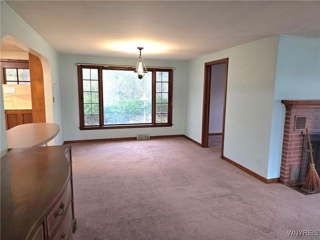 246 E Treehaven Road, Cheektowaga, NY 14215