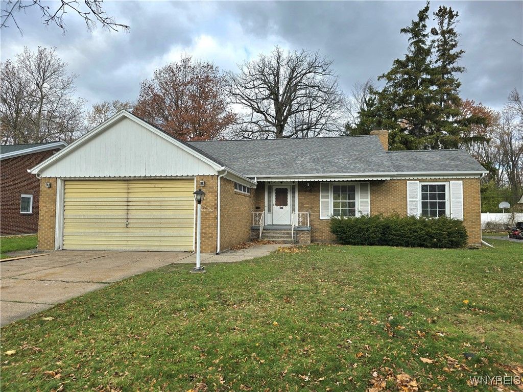 246 E Treehaven Road, Cheektowaga, NY 14215