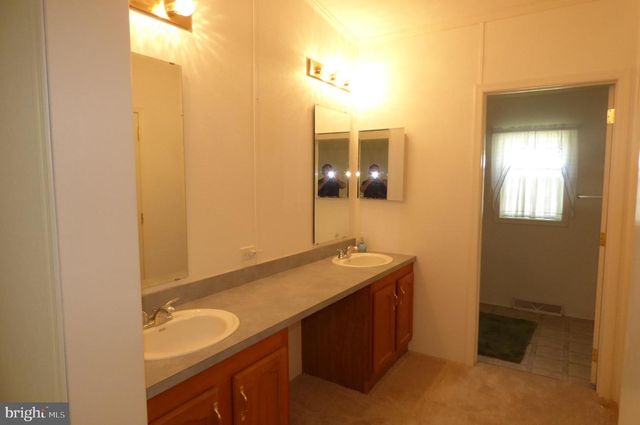 291 WILLIAMS LN, Red Hill, PA 18076