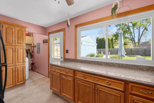 14 Hampton Road, Montgomery, IL 60538