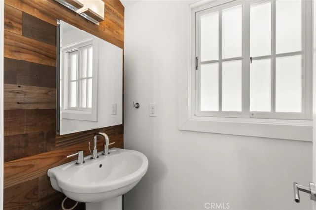 606 Marigold Avenue, Corona Del Mar, CA 92625