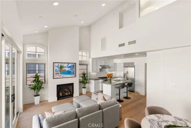 606 Marigold Avenue, Corona Del Mar, CA 92625