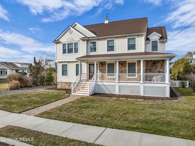 7 Anderson Street, Monmouth Beach, NJ 07750