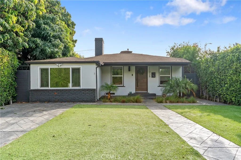 11938 Exposition Boulevard, Los Angeles, CA 90064